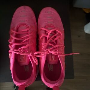 vapor maxes (used)